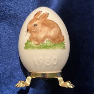 Goebel 1980 Egg 3rd Easter Bunny Rabbit Porcelain